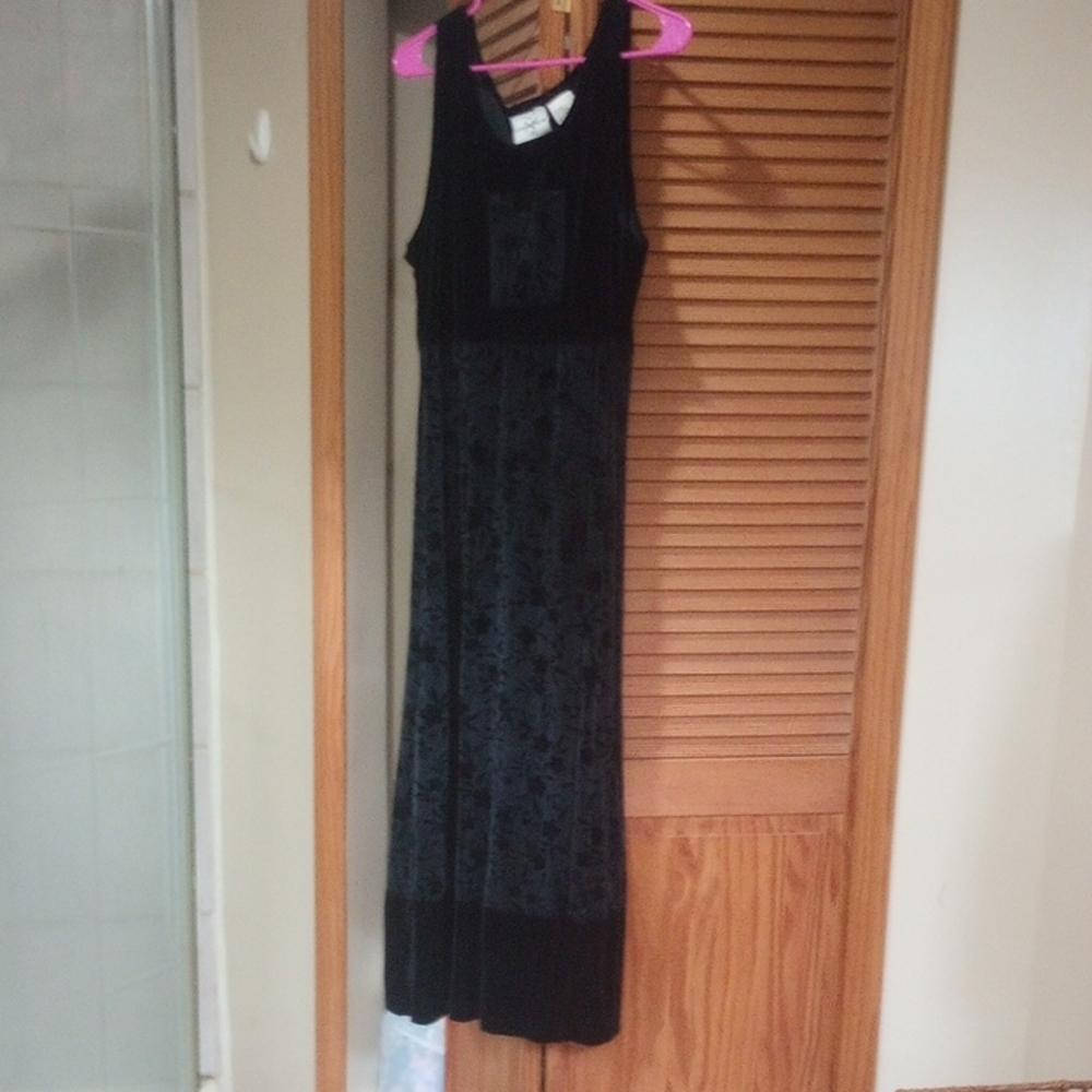 Elegant Black Sleeveless Dress